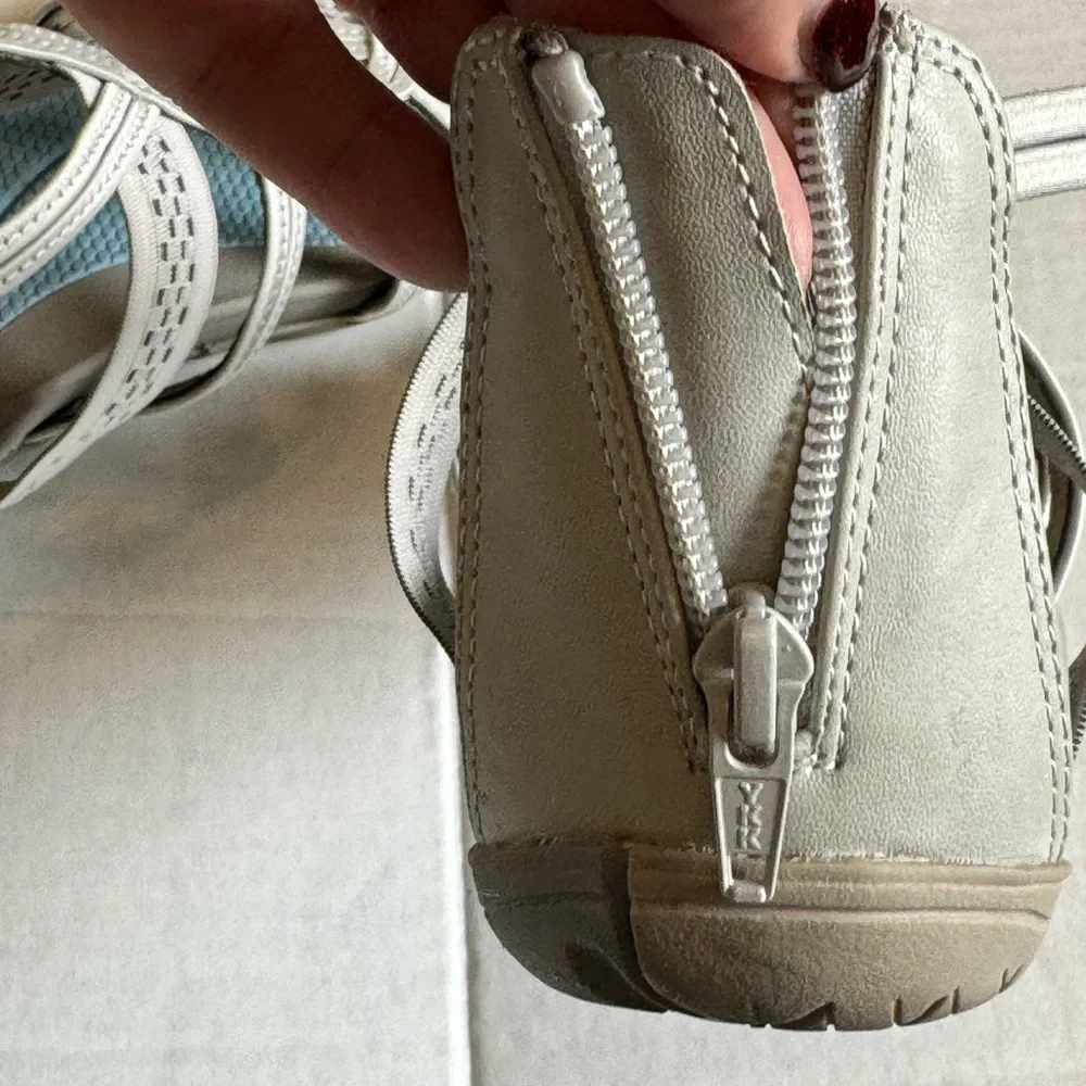 BARETRAPS WOMENS SOLAURA OPEN TOE STRAPPY SANDALS. EXCELLENT CONDITION! - Picture 13 of 13